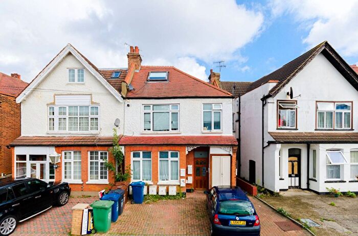 Studio To Rent In Welldon Crescent, Harrow, HA1