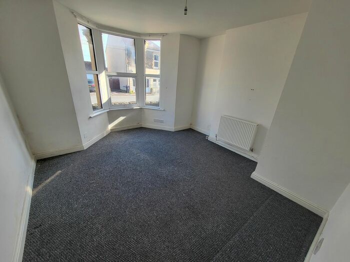1 Bedroom Flat To Rent In Downend Road, Kingswood, Bristol, BS15