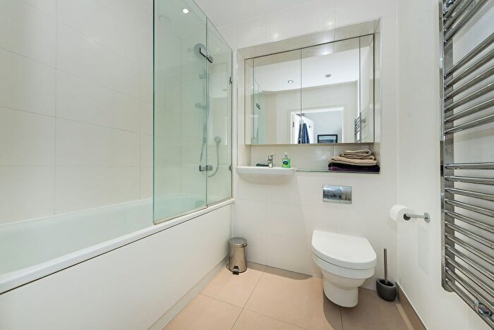 1 Bedroom Flat For Sale In Roehampton Lane, London, SW15