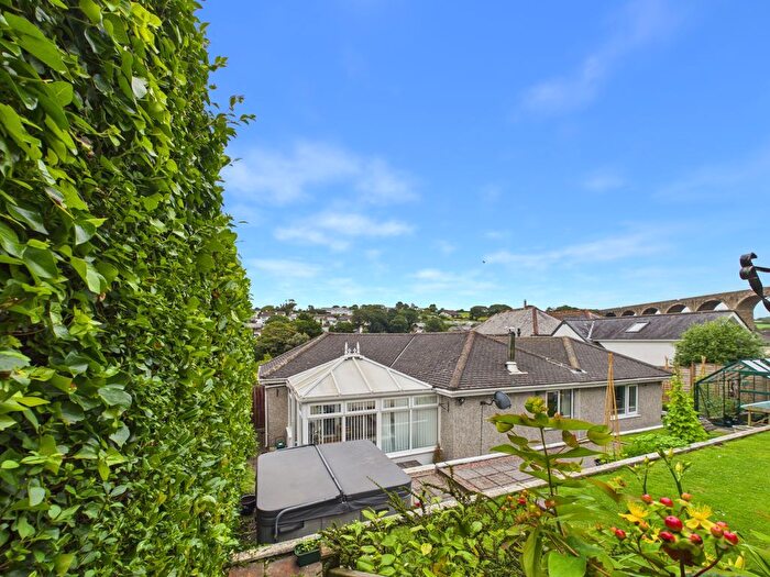 3 Bedroom Bungalow For Sale In Angarrack, Hayle - Spacious Bungalow, TR27