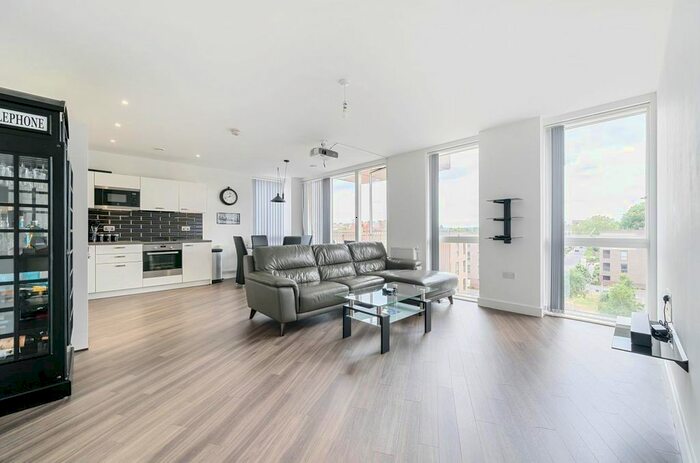 2 Bedroom Flat To Rent In Dixie Court, Adenmore Road, London, SE6