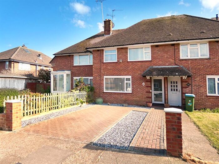 3 Bedroom Terraced House For Sale In Belloc Road, Littlehampton, BN17