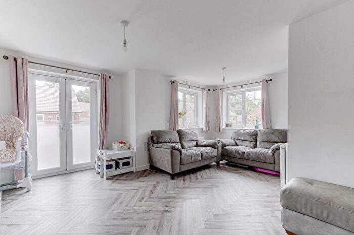 2 Bedroom Flat For Sale In Willow Croft, Birmingham, West Midlands, B38