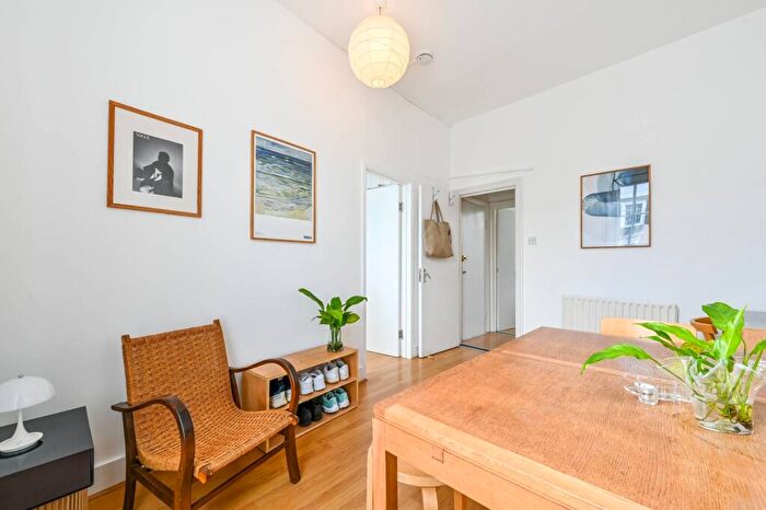 1 Bedroom Flat For Sale In Camden Street, Camden, London, NW1