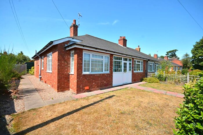 2 Bedroom Semi-Detached Bungalow For Sale In Hillmorton Road, Hillmorton, CV22