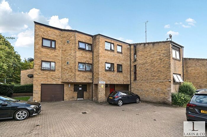 1 Bedroom Maisonette To Rent In Lawn Road, Uxbridge, UB8