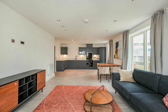 1 Bedroom Flat To Rent In A Kew Bridge Road, Brentford, TW8