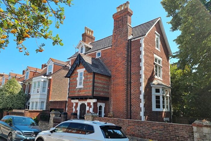 4 Bedroom Town House To Rent In Southsea, Hampshire, PO5