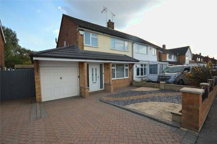 3 Bedroom Semi-Detached House To Rent In Watermead Road, Luton, LU3