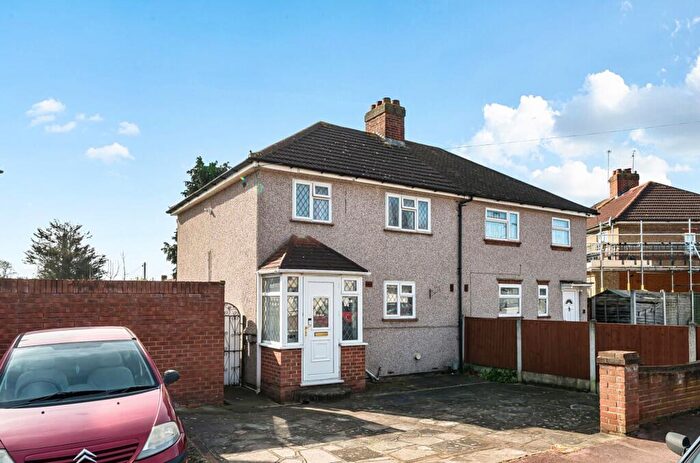 3 Bedroom Semi Detached House For Sale In Crescent Road, Dagenham, RM10