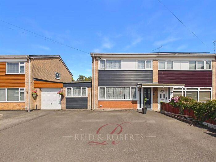 4 Bedroom Semi-Detached House For Sale In Maxwell Close, Buckley, CH7