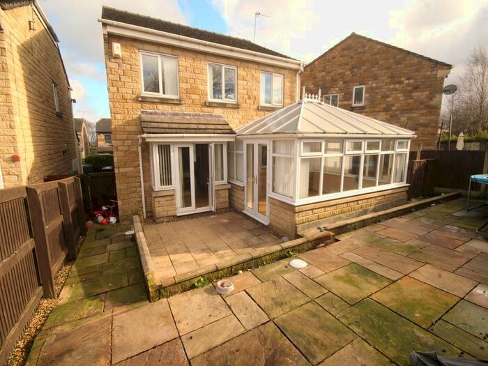 4 Bedroom Property To Rent In Spinney Rise, Tong, Bradford, BD4