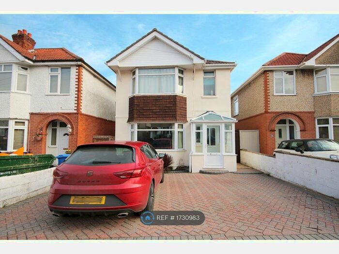 3 Bedroom Detached House To Rent In Sheringham Road, Poole, BH12