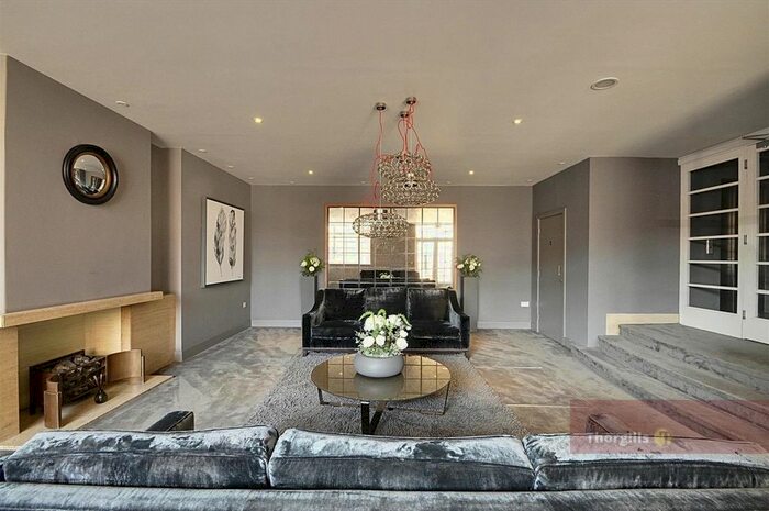 1 Bedroom Flat To Rent In Ashlar Court, Ravenscourt Gardens, Hammersmith, W6