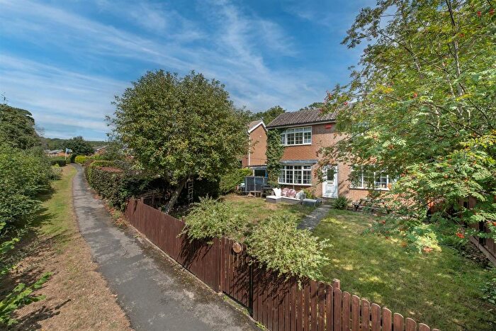 3 Bedroom Detached House For Sale In Throstle Nest Close, Otley, LS21