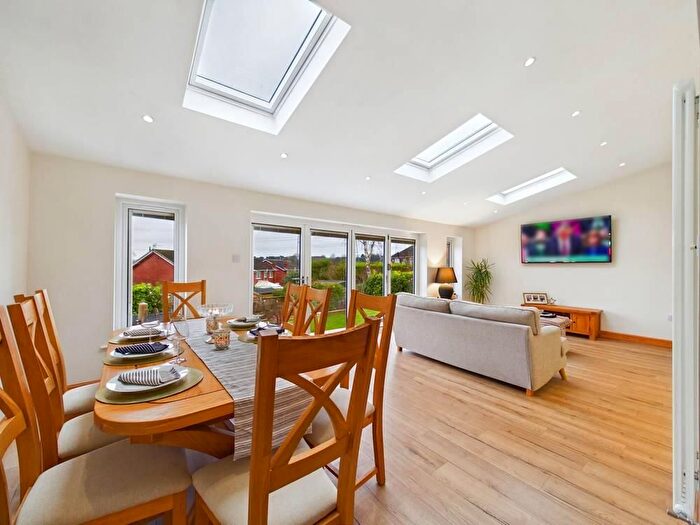 4 Bedroom Detached House For Sale In Beech Gardens, Castleford, WF10