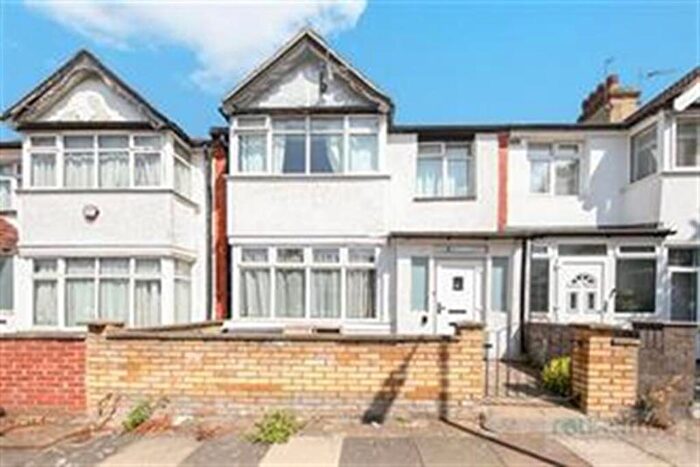 4 Bedroom House For Sale In Hamilton Road, Golders Green, NW11