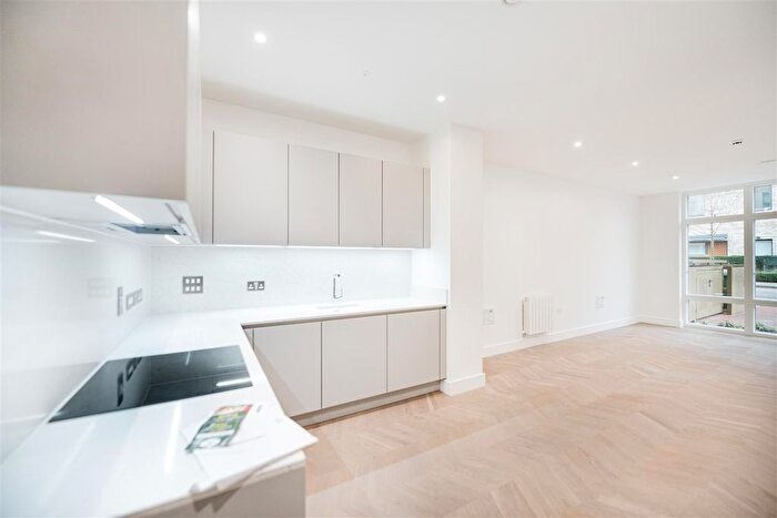 4 Bedroom Town House To Rent In Handley Drive, Kidbrooke, SE3