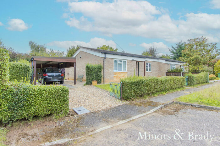 2 Bedroom Semi-Detached Bungalow For Sale In Church Street, Carbrooke, IP25