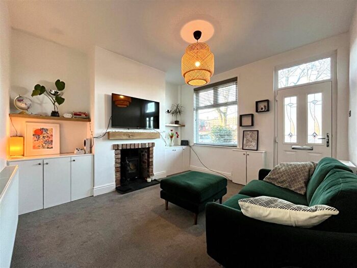 2 Bedroom End Of Terrace House To Rent In Harley Road, Sale, M33