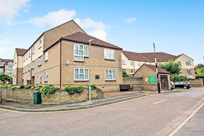2 Bedroom Retirement Property For Sale In Stilemans, Wickford, SS11