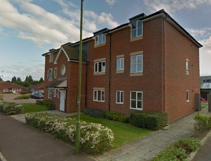 2 Bedroom Flat To Rent In Vixen Court, Hatfield, AL10