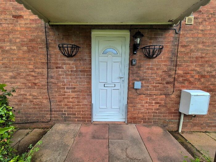 2 Bedroom Flat To Rent In Exeter Road, Newton Poppleford, Sidmouth, EX10