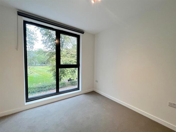 2 Bedroom Flat To Rent In Frobisher Road, London, N8