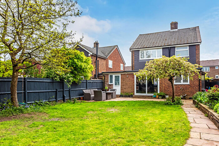 3 Bedroom Detached House For Sale In St Andrews Way, Oxted, Surrey, RH8