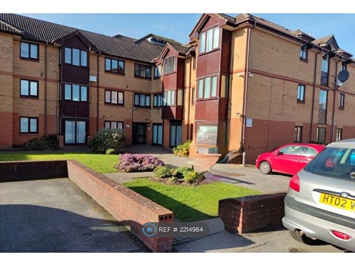 1 Bedroom Flat To Rent In St. Clements Court, Bournemouth, BH1