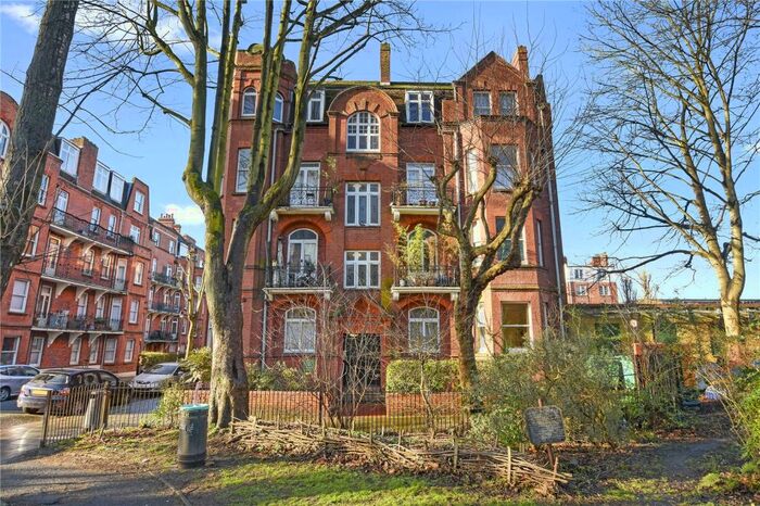 3 Bedroom Flat To Rent In Clevedon Mansions, Lissenden Gardens, London, NW5