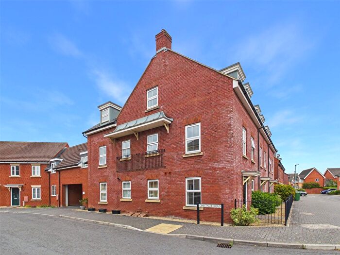 2 Bedroom Flat For Sale In Yew Tree Road, Brockworth, Gloucester, Gloucestershire, GL3