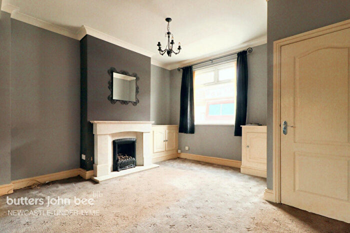 3 Bedroom End Of Terrace House For Sale In Oxford Road, Newcastle, ST5