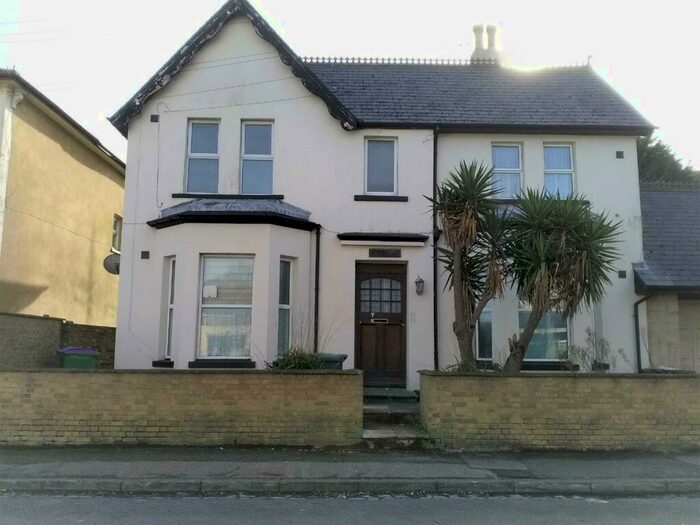 1 Bedroom Flat To Rent In Claremont Road, Folkestone, CT20