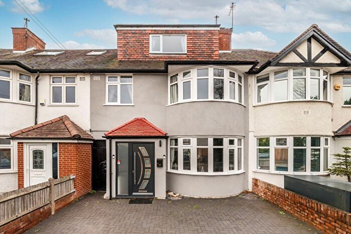 5 Bedroom Property For Sale In Clayton Road, Isleworth, TW7
