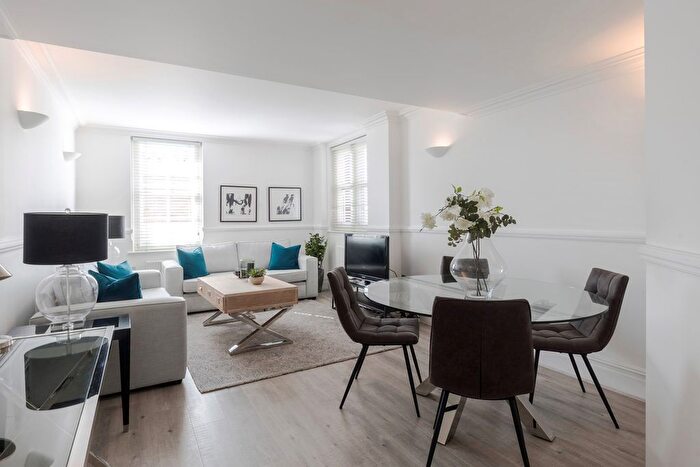 2 Bedroom Flat To Rent In Baker Street, Marylebone, London, W1U