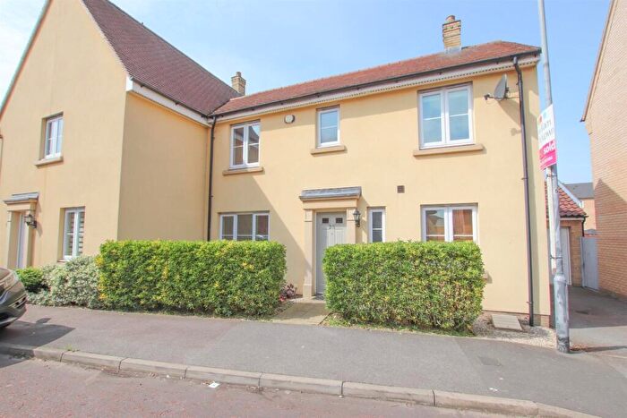 3 Bedroom Semi-Detached House To Rent In Kirk Way, Colchester, CO4