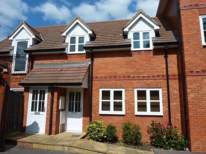 1 Bedroom Flat For Sale In Church Court, Twyford, RG10