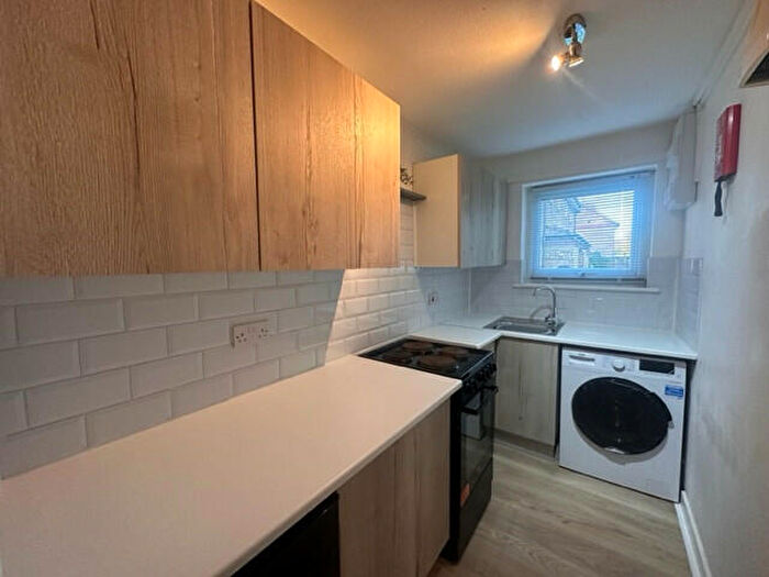 1 Bedroom Flat To Rent In Dunkeld Drive, Hull, Yorkshire, HU6