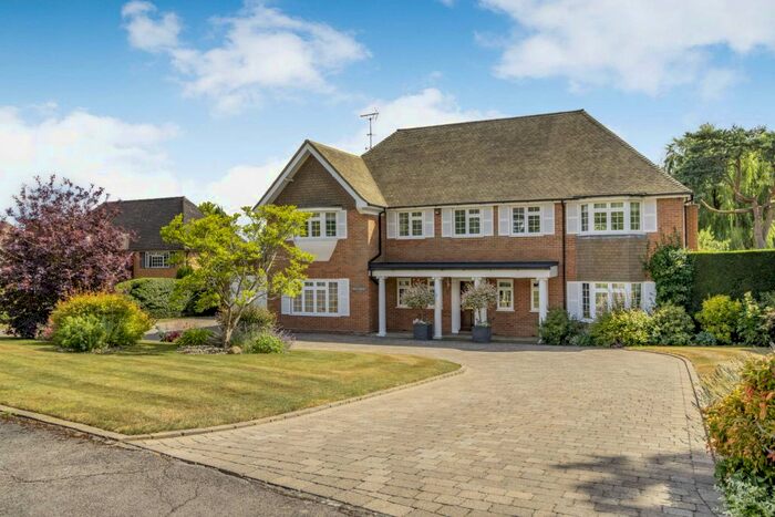 5 Bedroom Detached House For Sale In Home Farm Road, Rickmansworth, WD3