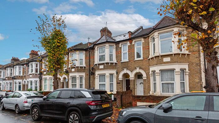 1 Bedroom Flat For Sale In Ernald Avenue, London, E6