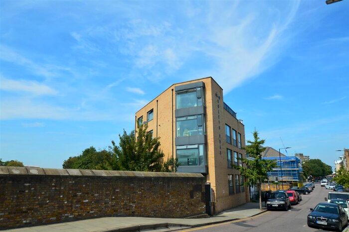 1 Bedroom Flat To Rent In Boleyn Road, London, N16