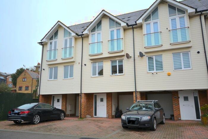 3 Bedroom Property To Rent In Kings Mews, Margate, CT9