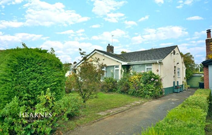 2 Bedroom Bungalow For Sale In Lawns Road, Colehill, BH21