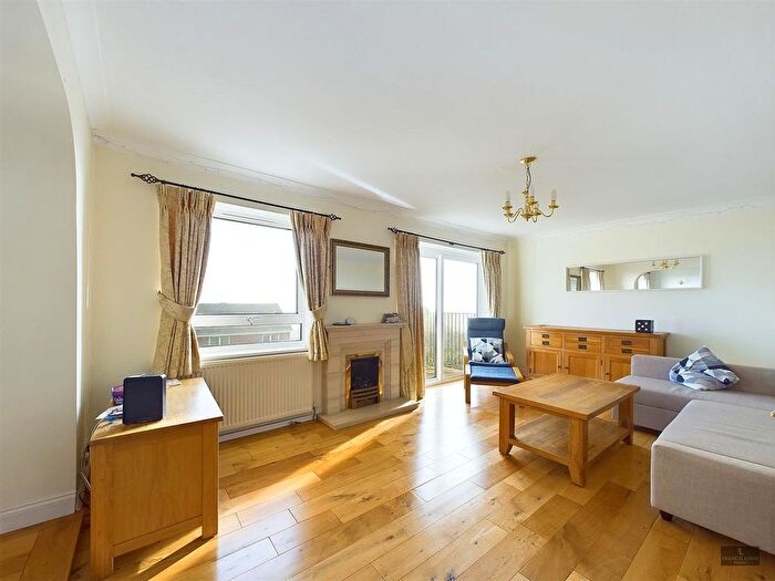 5 Bedroom Property To Rent In Florida Drive, Exeter, EX4