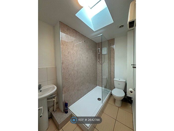 3 Bedroom Bungalow To Rent In Telford Way, Leicester, LE5
