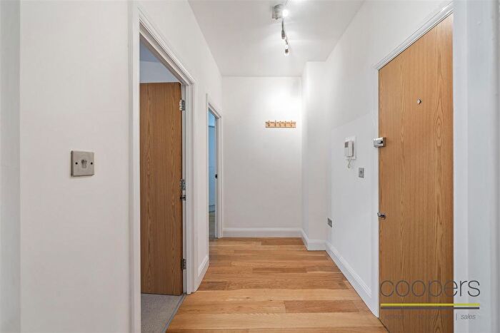 1 Bedroom Property To Rent In Stockwell Road, London, SW9