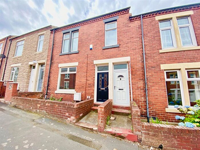 3 Bedroom Flat To Rent In York Street, Pelaw, Gateshead, NE10