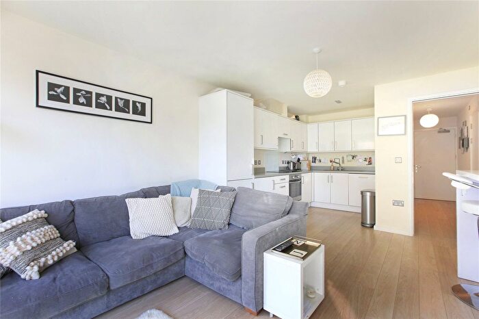 1 Bedroom Flat For Sale In Macaulay Road, Clapham Town, SW4