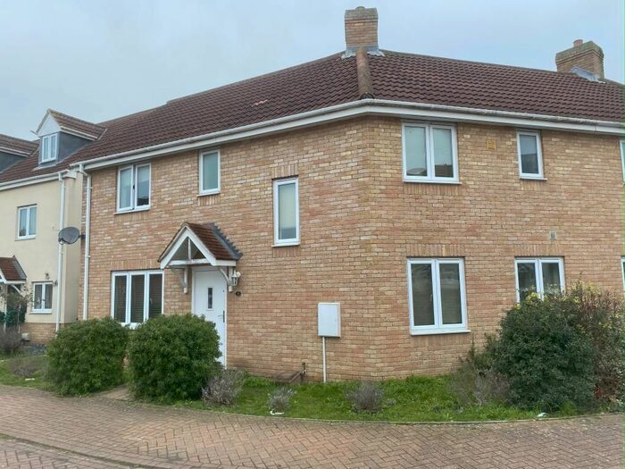 4 Bedroom Semi-Detached House To Rent In Collingwood Drive, Longstanton, Cambridge, CB24